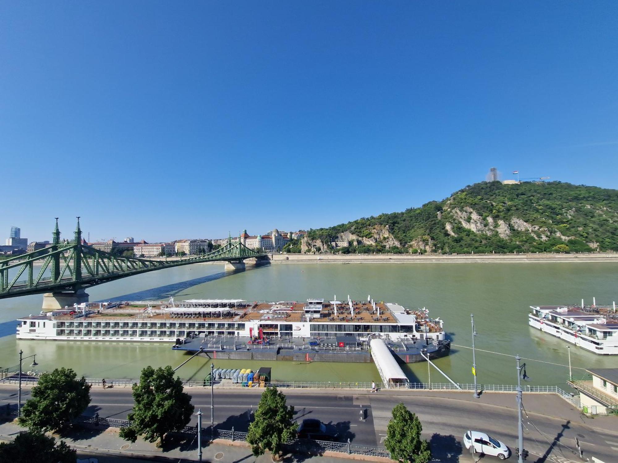 Danube Wonder View Apartment — Photos 2