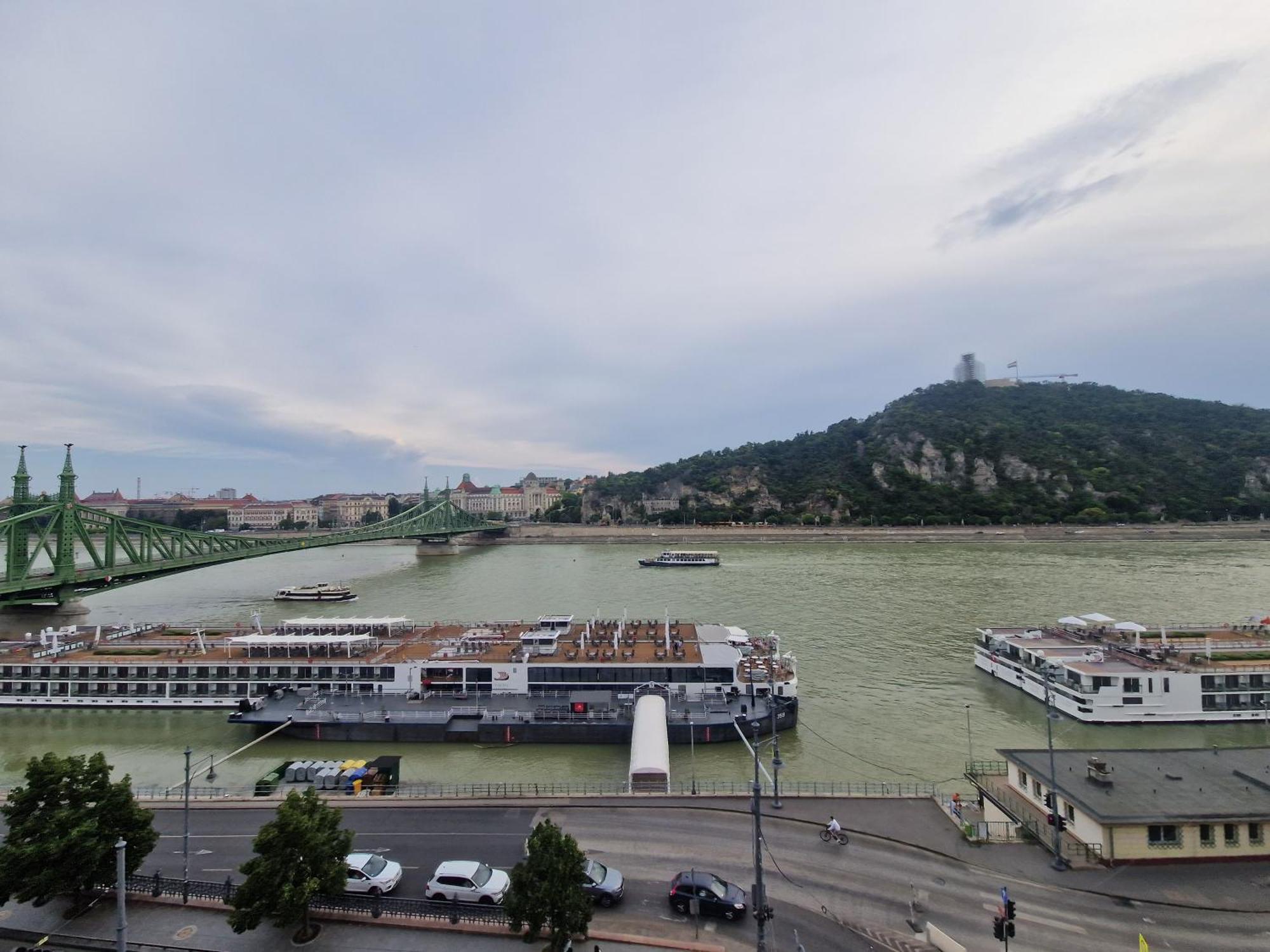 Danube Wonder View Apartment — Photos 1