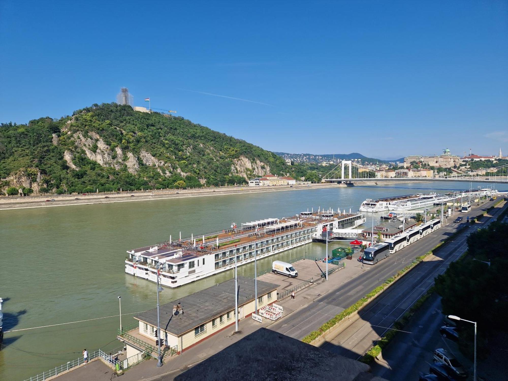 Danube Wonder View Apartment — Photos 3